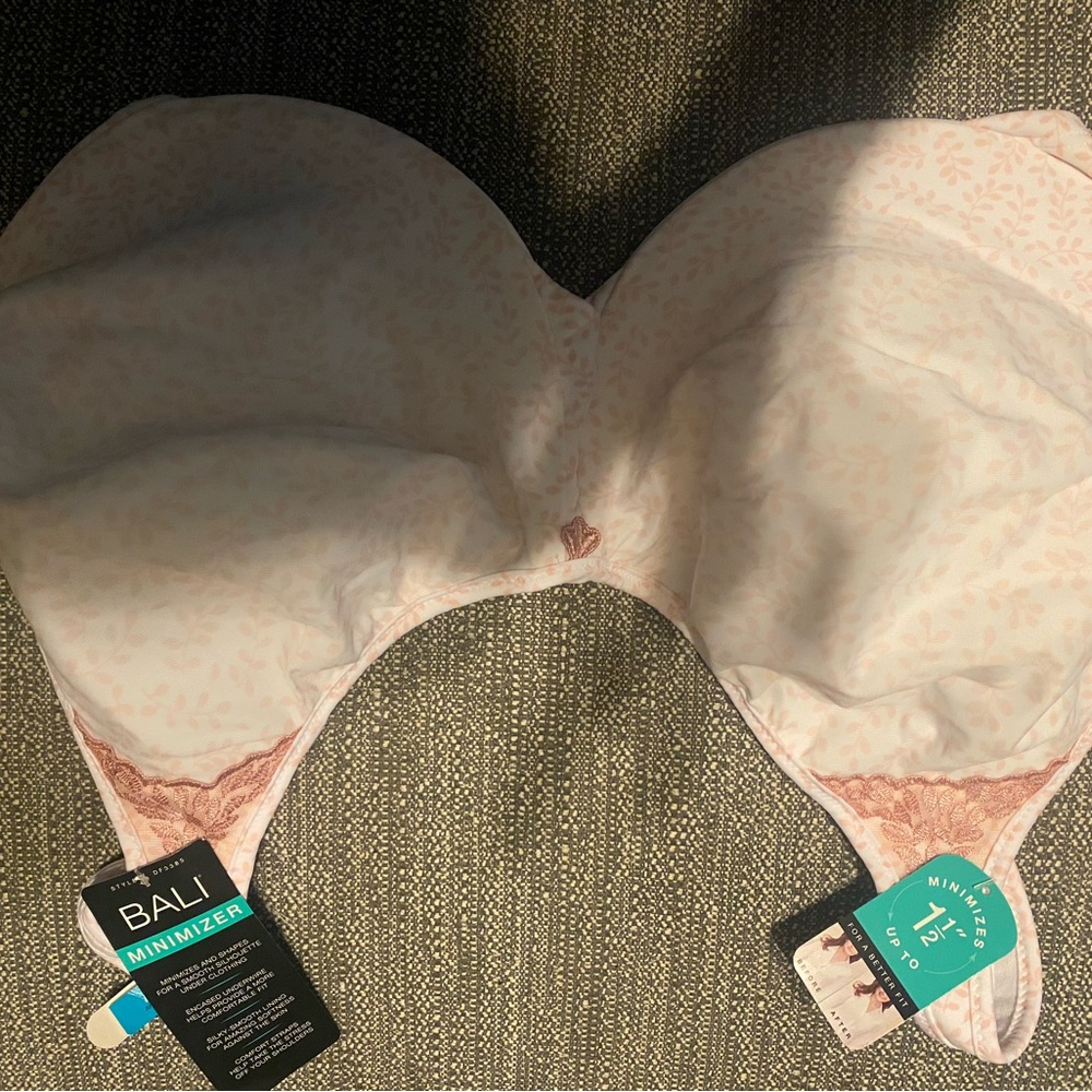 Bali Pale Pink Molded Bras for Comfort and Natural Shape